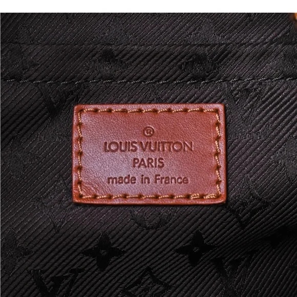 Louis Vuitton suede mahina onatah PM in maize - Picture 7 of 10